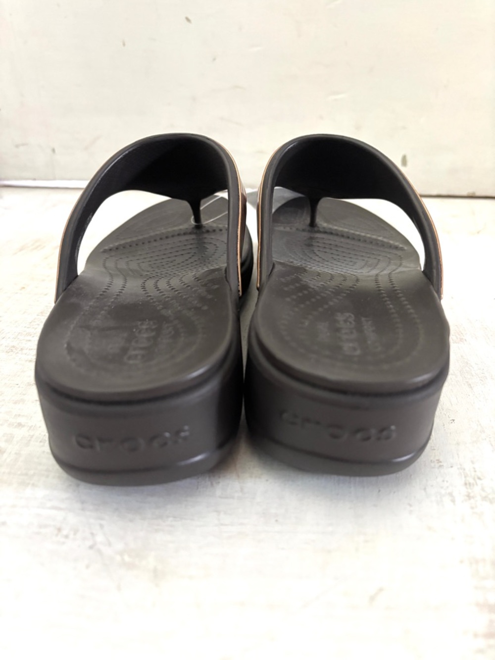 NWT Crocs Monterey Diamante Wedge Brown Metallic Flip Flops Sandals 9 - Picture 8 of 11